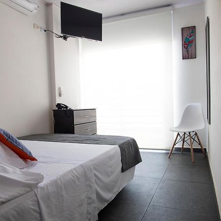 Hotel Grand H&R Villeta Extérieur photo